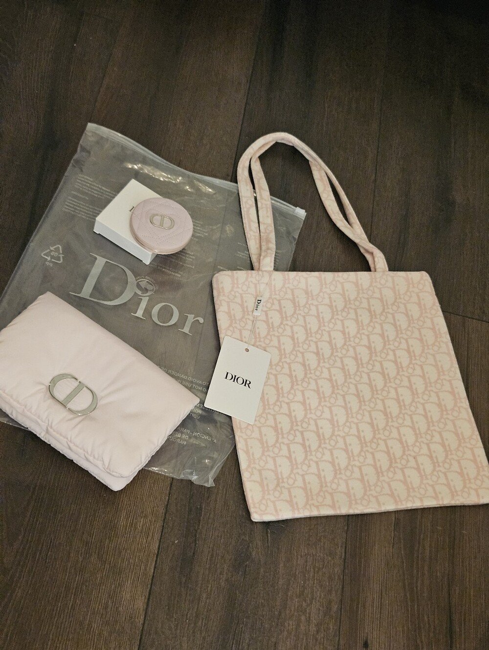 NWT Dior Beauty VIP Pink Bundle Quilted Compact Mirror, Pink Tote, Puffer Clutch